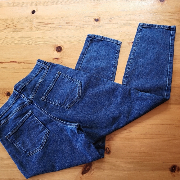 Yoga Jeans. Mom style. High waist, ankle length. Sz 28. Mid blue. - Picture 2 of 5